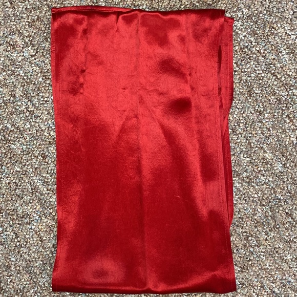 Christie of CA rayon silky red scarf- one size - Picture 5 of 12